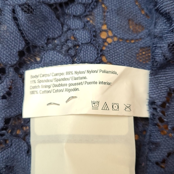 5 random lace panties small - Picture 7 of 16